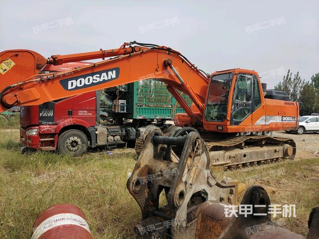 斗山DH300LC-7挖掘机