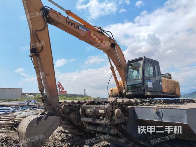 现代R215-7C挖掘机