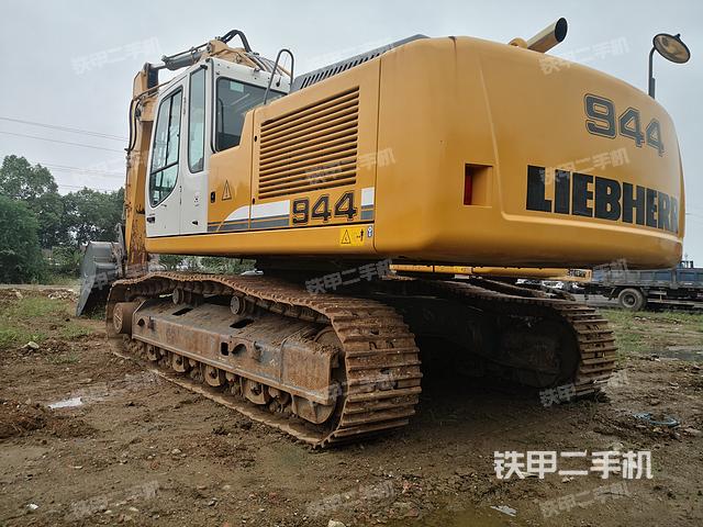 利勃海尔R944CLC挖掘机