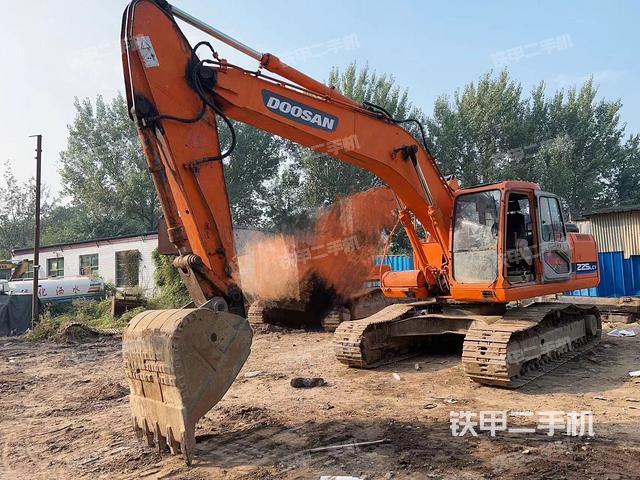 斗山DH225LC-7挖掘机