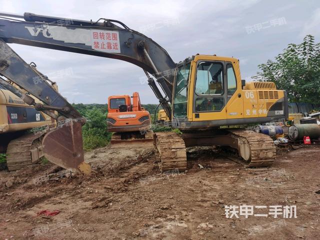 沃尔沃EC210B挖掘机