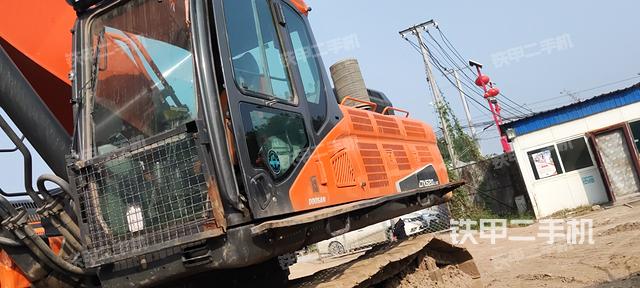 斗山DX520LC-9C挖掘机