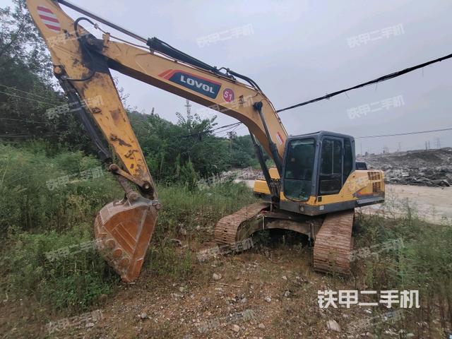 雷沃重工FR220E挖掘机