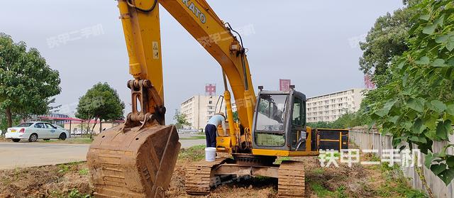 加藤HD820R挖掘机