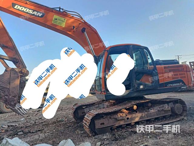 斗山DX215-9CN挖掘机