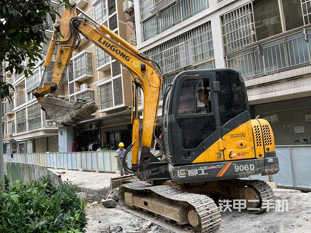 柳工CLG906D挖掘机