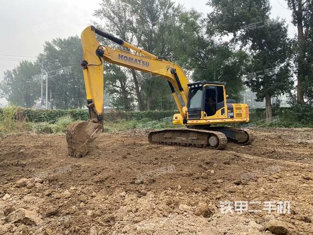 小松PC240LC-8挖掘机