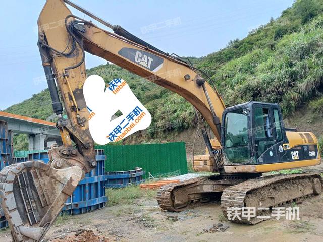 卡特彼勒323DL挖掘机
