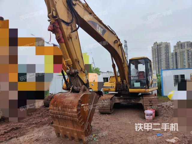 卡特彼勒320B挖掘机