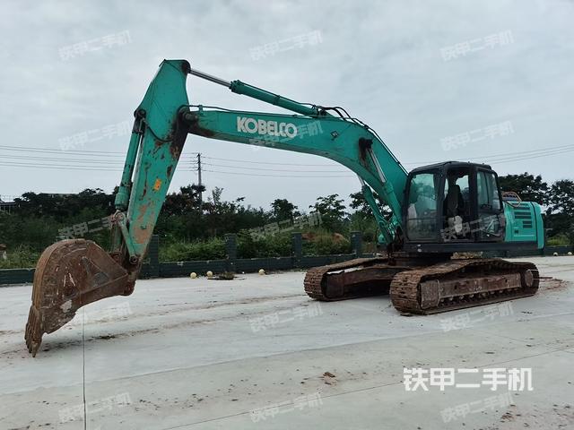 神钢SK260LC-10挖掘机