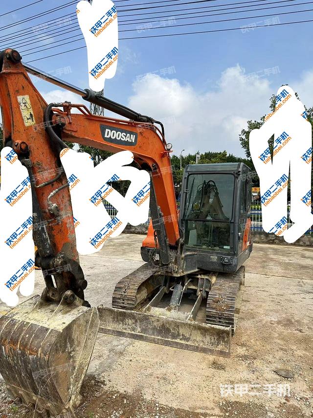 斗山DX55-9C挖掘机