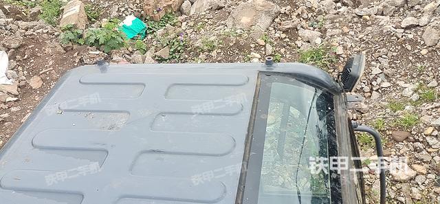 驾驶室顶部（整机外观）