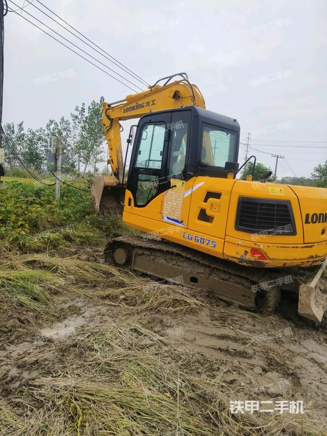 龙工LG6075挖掘机