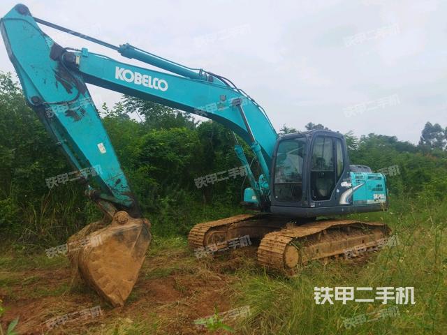 神钢SK210LC-8挖掘机