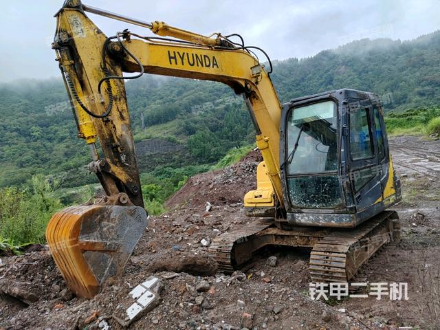 现代R80-7挖掘机