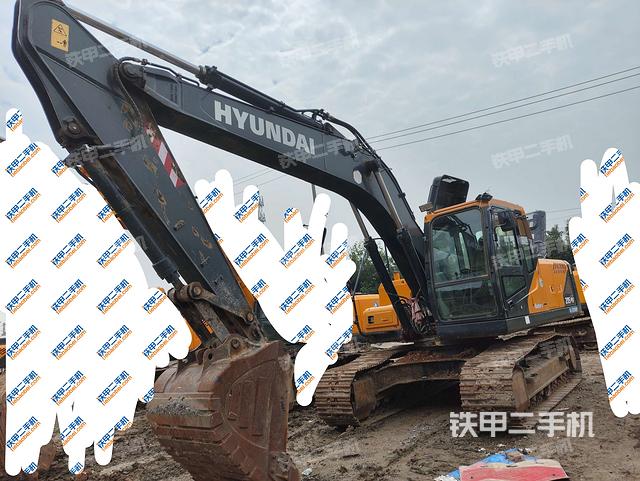 现代R215VS挖掘机