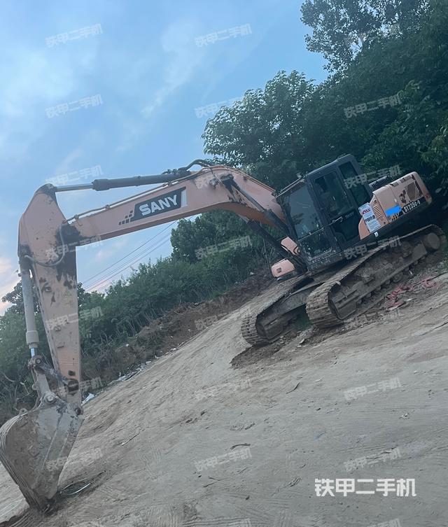 三一重工SY215C挖掘机