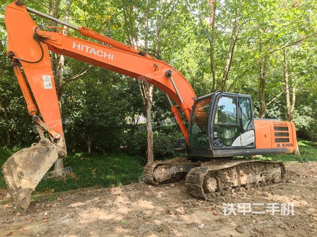 日立ZX200-5G挖掘机