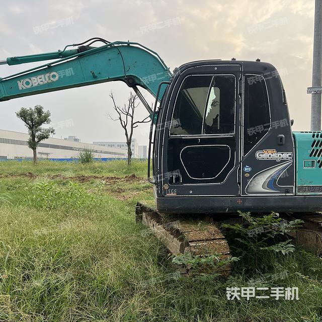 神钢SK75-8挖掘机