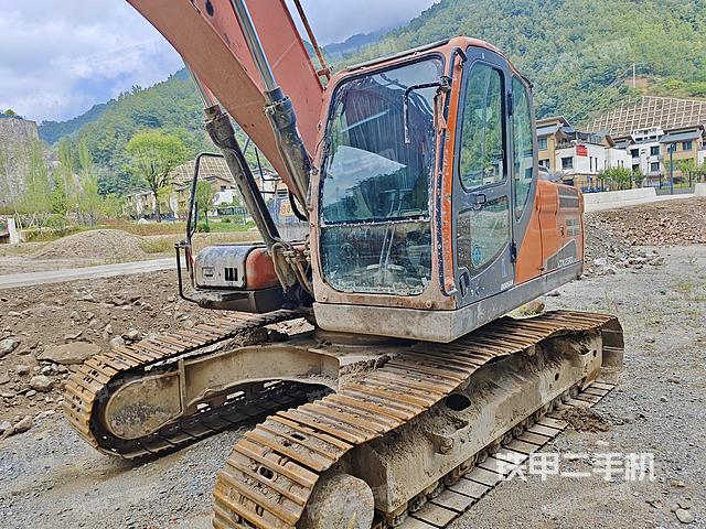 斗山DX220LC-9C挖掘机