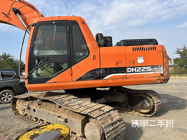 斗山DH225LC-7挖掘机