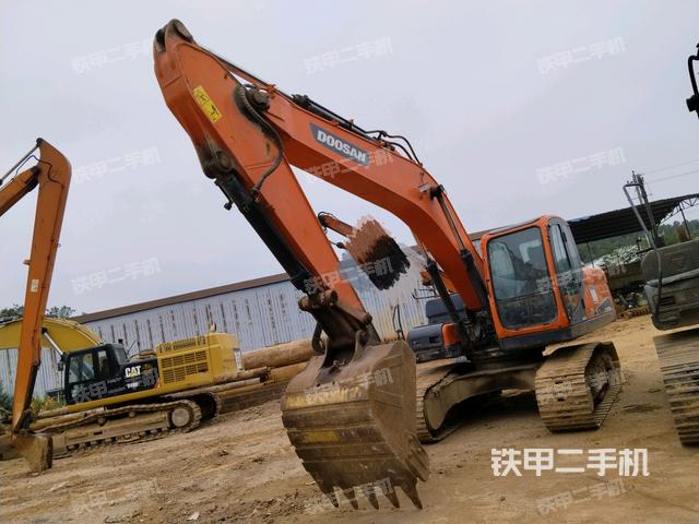 斗山DX215-9C挖掘机