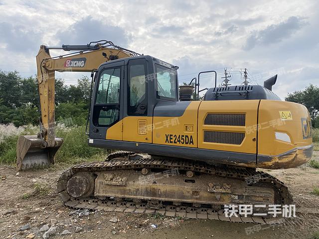 徐工XE215DA挖掘机