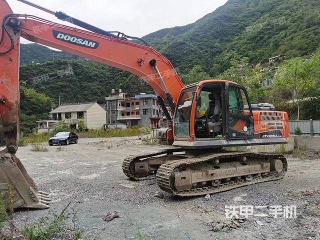 斗山DX230LC-9C挖掘机