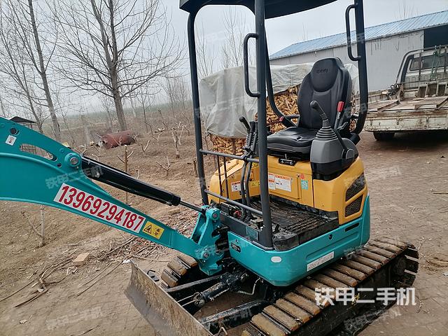 驾驶室顶部（整机外观）