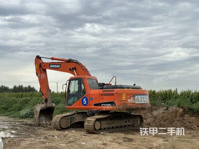 斗川DC225LC-9挖掘机