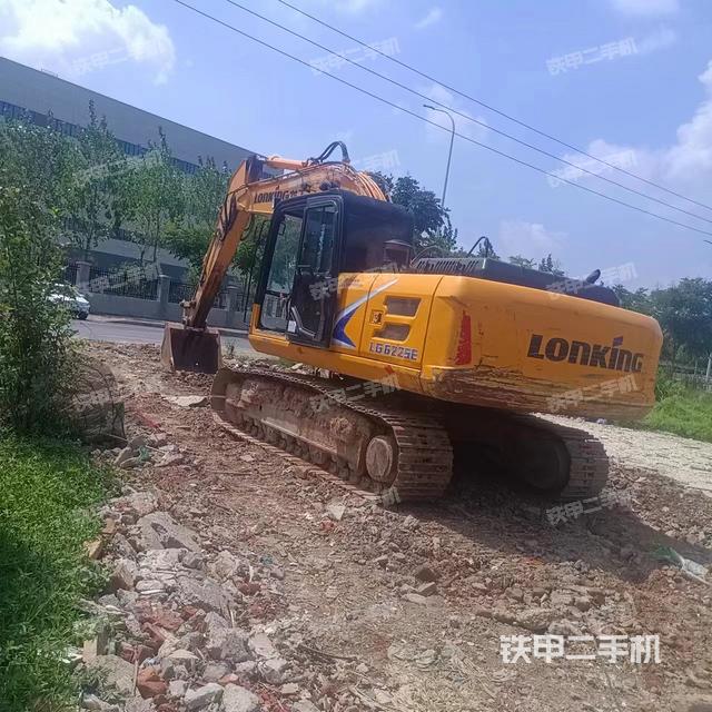 龙工LG6225E挖掘机