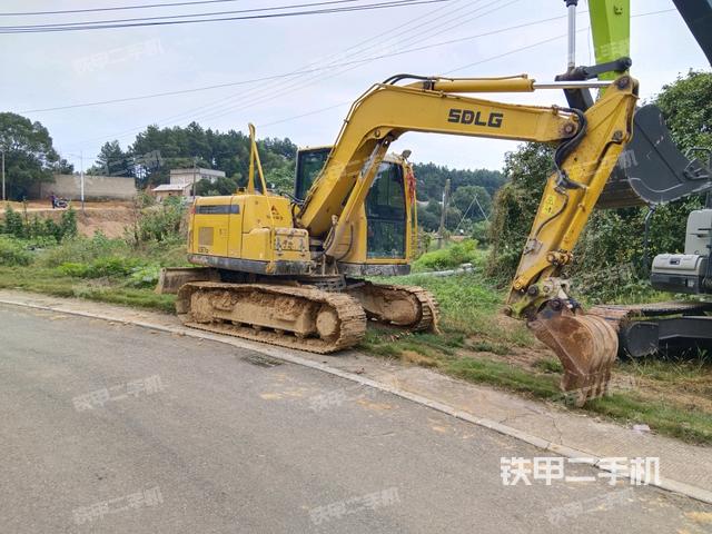 山东临工E675F挖掘机