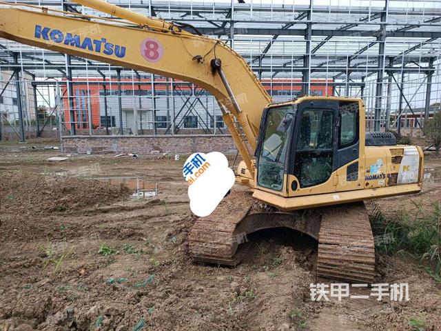 小松PC210-8挖掘机