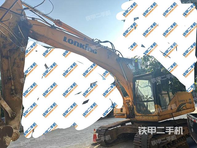 龙工LG6215D挖掘机