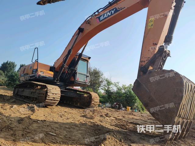 三一重工SY305C挖掘机