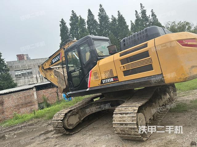 三一重工SY245H挖掘机