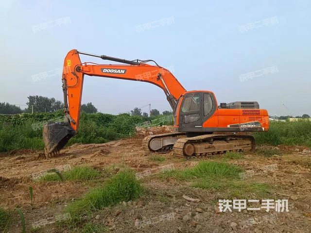 斗山DX300LC-9C挖掘机