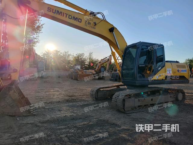 住友SH210-5挖掘机
