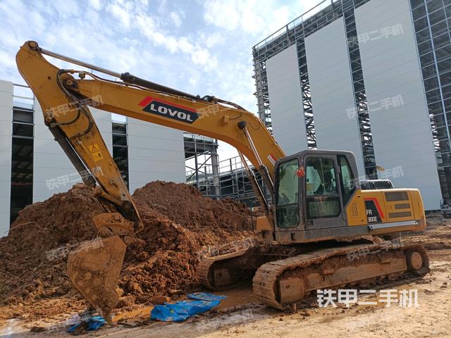 雷沃重工FR260E挖掘机