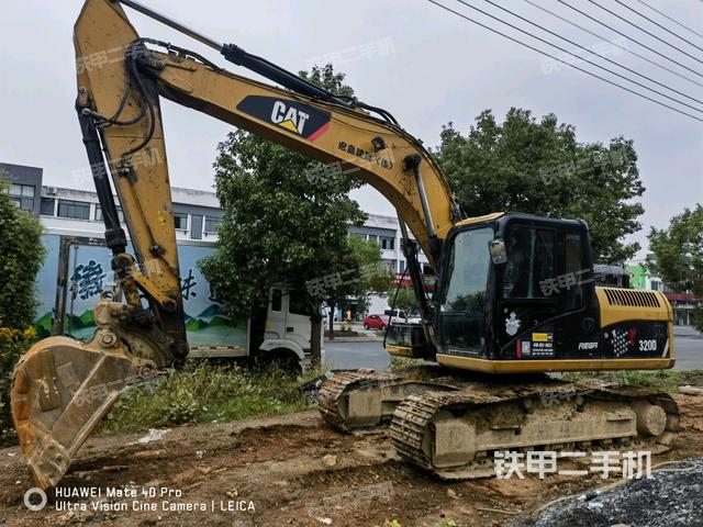 卡特彼勒CAT®318D2 L 小型液压挖掘机