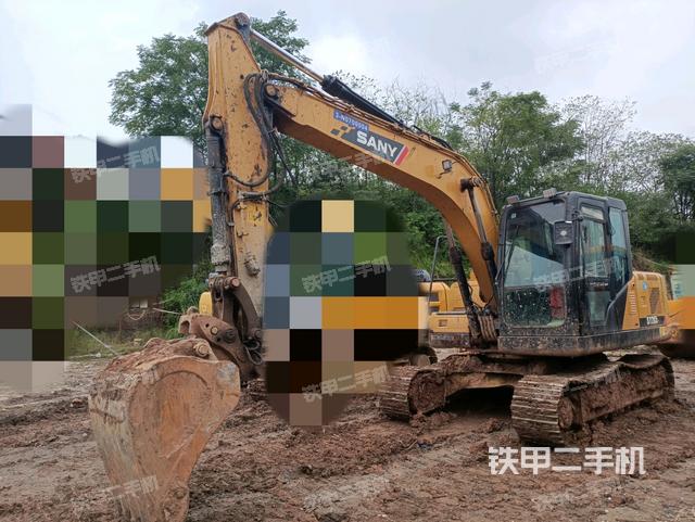 三一重工SY135C挖掘机