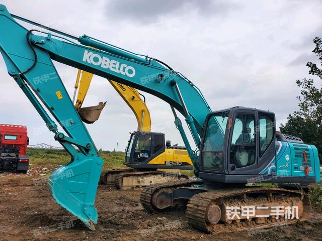 神钢SK200-10挖掘机