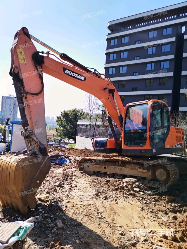 斗山DX150LC-9C挖掘机