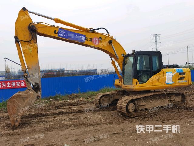 龙工LG6225E挖掘机