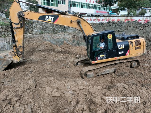 卡特彼勒320D2液压挖掘机