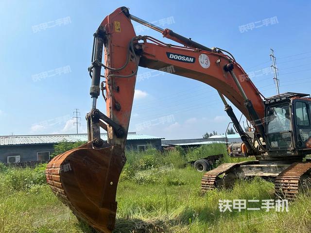 斗山DX520LC-9C挖掘机