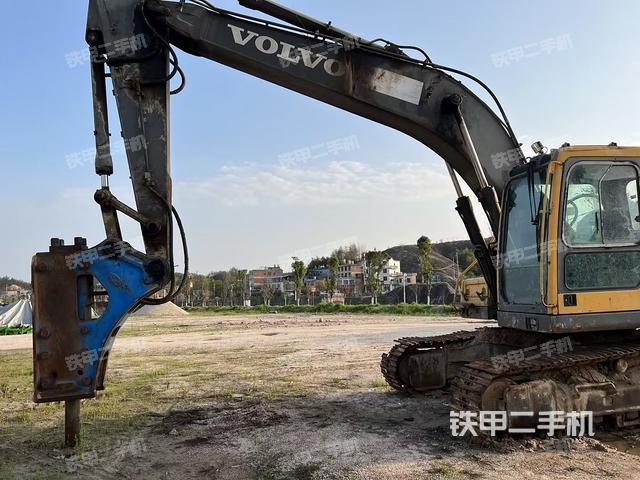 沃尔沃EC210B挖掘机