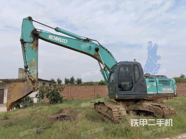 神钢SK210LC-8挖掘机