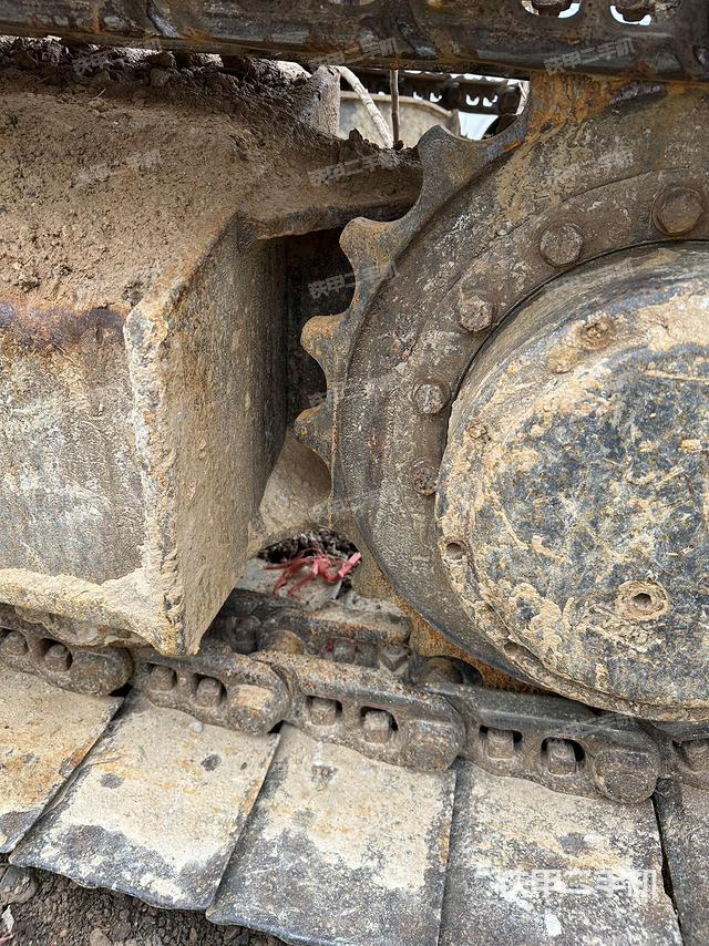 單側(cè)履帶整體（整機(jī)外觀）