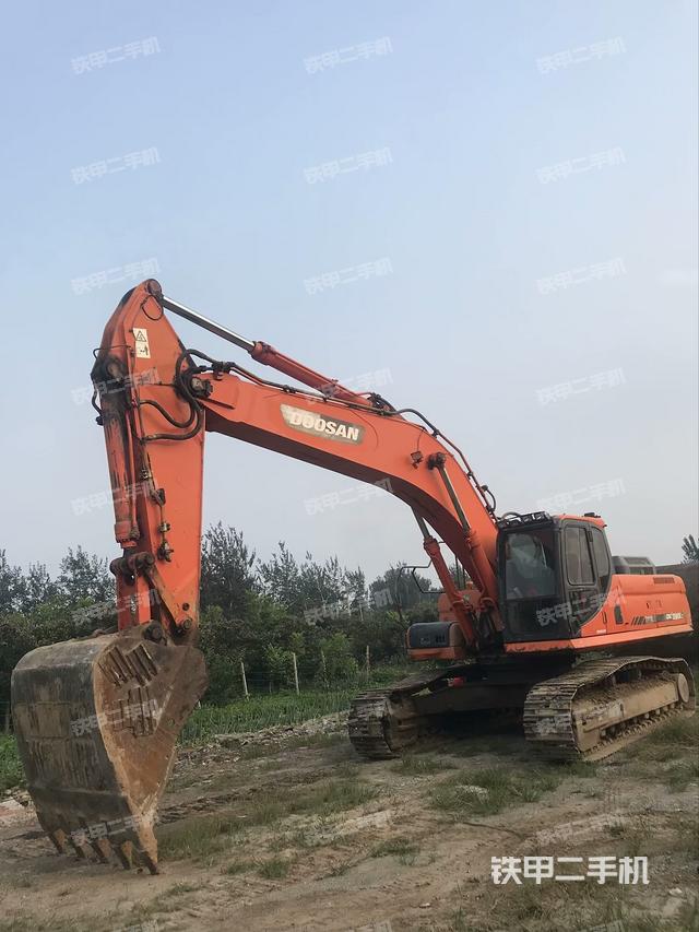 斗山DX380LC挖掘机
